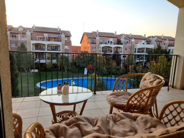Inchiriere 4 camere in ansamblu rezidential cu piscina Ibiza Sol, Palace Estate